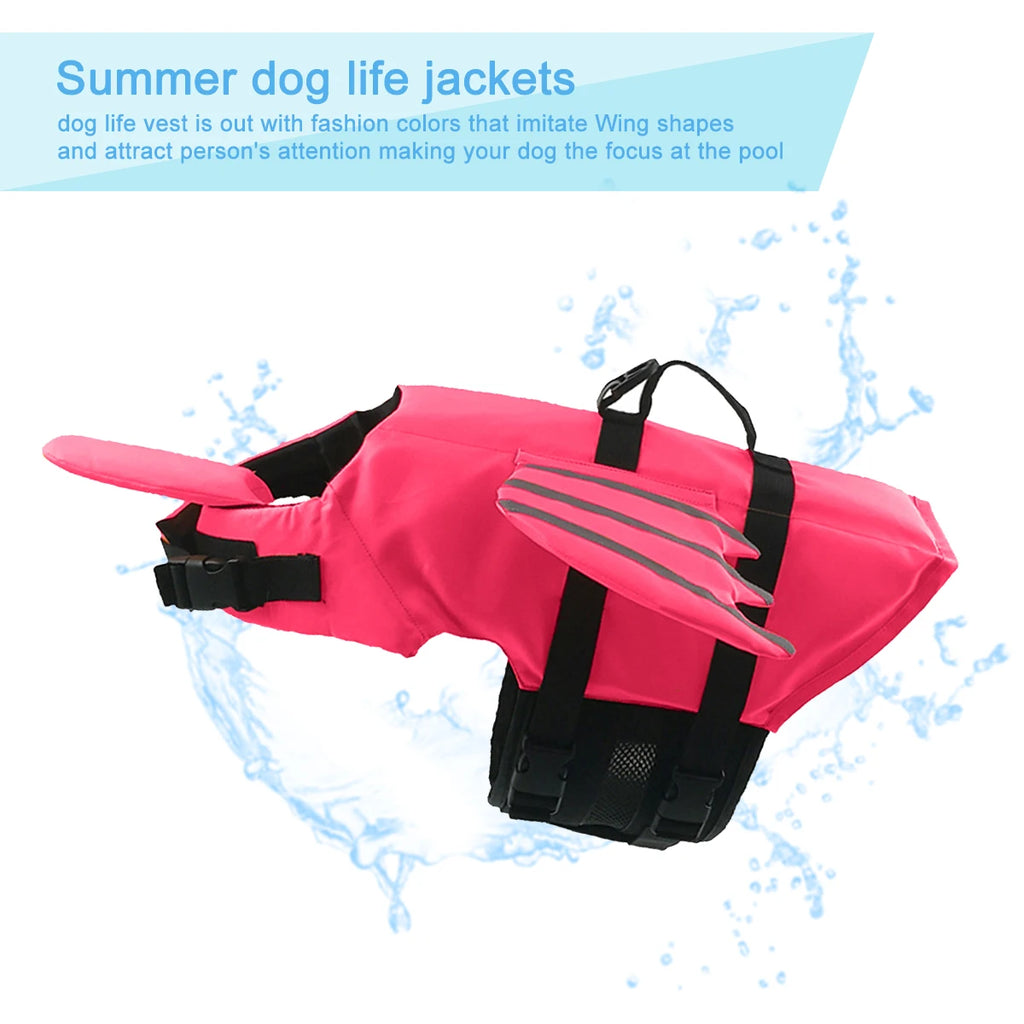 Adjustable belly straps and quick-release buckles on the life jacket